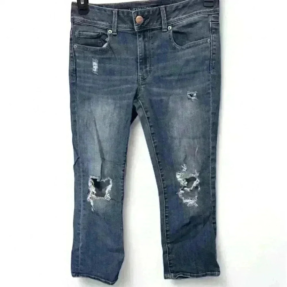 American Eagle Women's Distressed Kick Crop Jeans Blue Size 8 Slim Fit - Picture 1 of 4